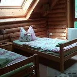 Nyaraló Holzhaus Am Zernsdorf